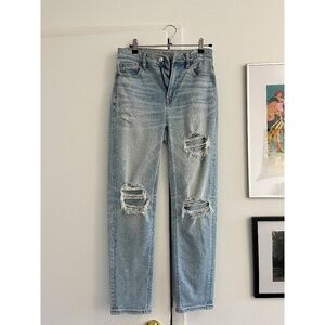American Eagle Mom Straight Ripped Jean Stretch